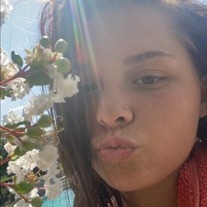 Meet your Posher, Kenzie